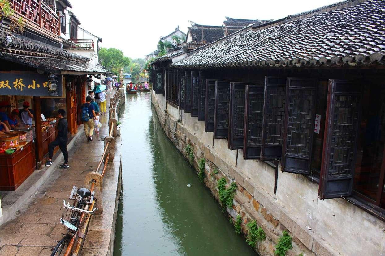 逃离沙漠建筑